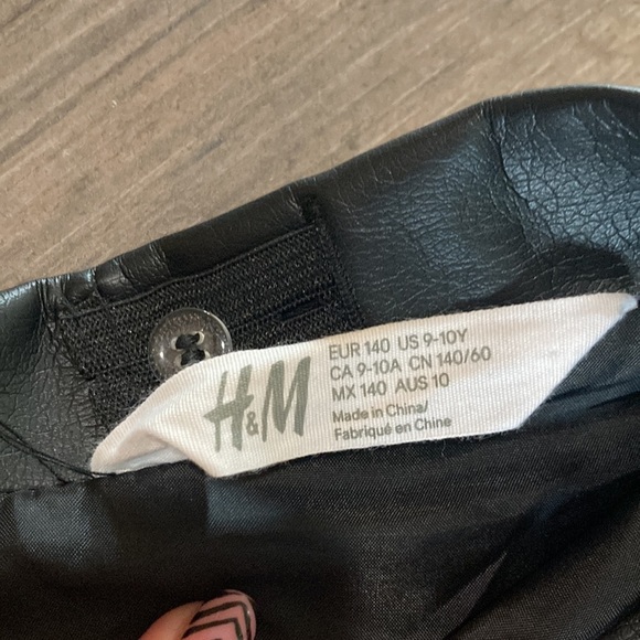 H&M Circle Mini Skirt - Picture 3 of 5